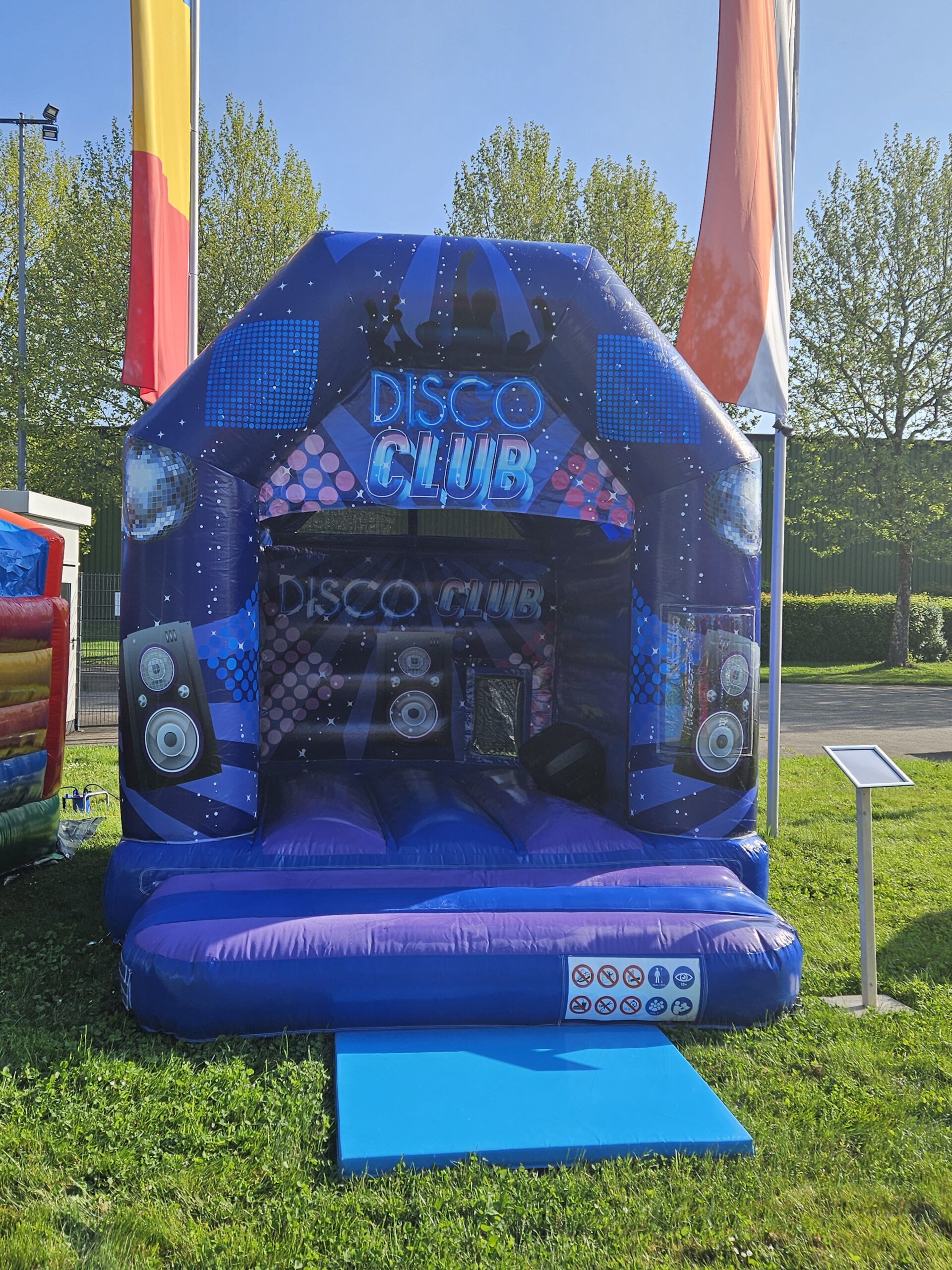 Hüpfburg "Disco" ab 159,00 EUR