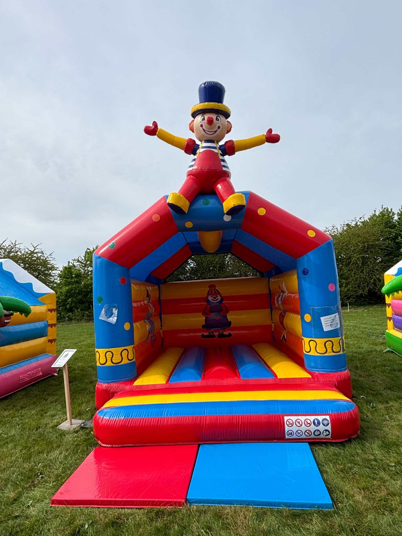 Hüpfburg "Klatsch-Clown" ab 169,00 EUR